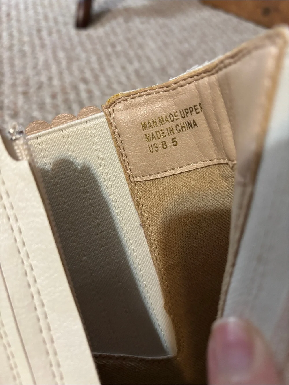 Oasis Society sz 8.5 Aubrey off-white platform panel boots